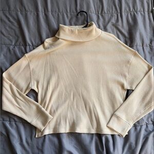 Abercrombie & Fitch Light Beige Turtleneck Sweater